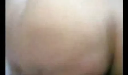 चोरों सेक्सी पिक्चर दिखाएं वीडियो में महिला फट बाहर आदमी के सामने.