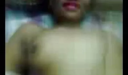 सेक्सी श्यामला बिल्ली के साथ मस्ती सेक्सी फिल्म वीडियो में दिखाओ करने का फैसला किया
