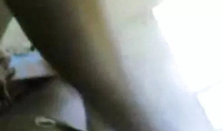 बड़ी फूहड़ कामचोर स्टैंड हिंदी फिल्म सेक्सी में पर बैठ गया