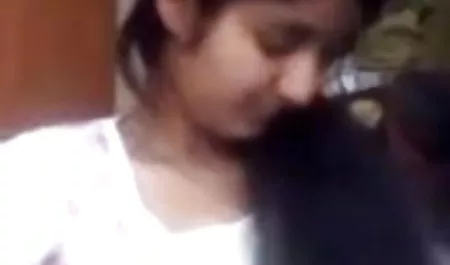 Busty कुतिया बड़ी सेक्सी वीडियो हिंदी में मूवी सफेद मुर्गा द्वारा गड़बड़