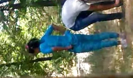 श्यामला बालों बिल्ली के साथ masturbates सेक्सी वीडियो में हिंदी मूवी
