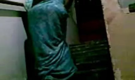 सुंदर आदमी लड़कियों बिल्ली में पट्टी । सेक्सी फिल्म हिंदी वीडियो में