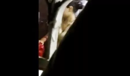 दोनों छेद में एक छोटा सा हिंदी सेक्सी मूवी वीडियो में चिकन रखो