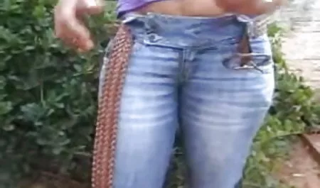 प्रेमी kicks फिल्म सेक्सी फिल्म वीडियो में थोड़ी सी भी सड़क पर