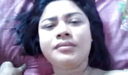 परिपक्व फूहड़ खाती है और छेद में डिक लेता है सेक्सी फिल्म एचडी में