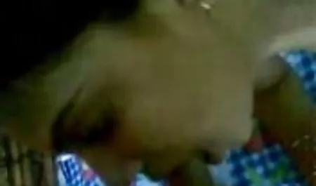 बिग लेडी टेट हिंदी फिल्म सेक्सी हिंदी में सक्रिय रूप से एक मुर्गा में भाग गया ।