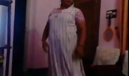 गधा कमबख्त में दो शक्तिशाली लंड भोजपुरी सेक्सी फिल्म वीडियो में
