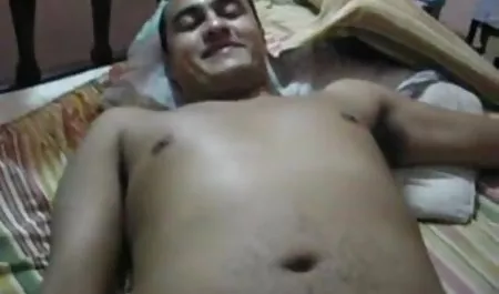 दो जापानी बाल मास्क एक छोटे डिक सेक्सी फिल्म वीडियो में दिखाएं चूसना