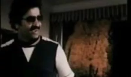 सुंदर सेक्सी फिल्म भेजो सेक्सी वीडियो में श्यामला बिस्तर में masturbates