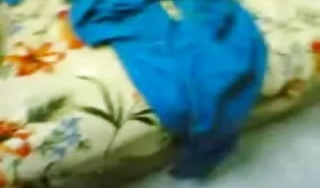 दादी सेक्सी फिल्म सेक्सी फिल्म हिंदी में उसके दादा के साथ भाग जाता है और उसके प्रेमी गोली मारता है