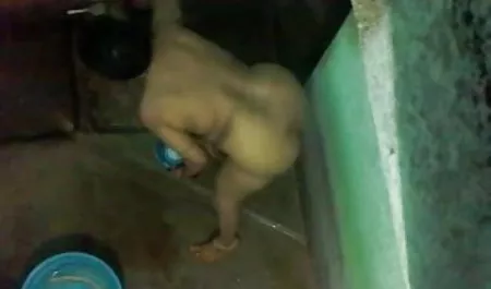 बड़ा मुर्गा सेक्सी फिल्म वीडियो में हिंदी कमबख्त पर थोड़ा फूहड़