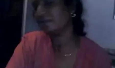 फूहड़ वीडियो सेक्सी फिल्म हिंदी में डबल कमबख्त के साथ तुरंत लंबे पैर हो जाता है