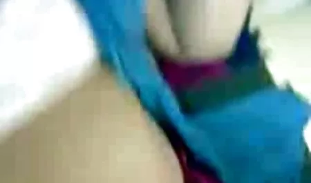 बच्चे मुस्कान सेक्सी मूवी दिखाओ हिंदी में और कूदता