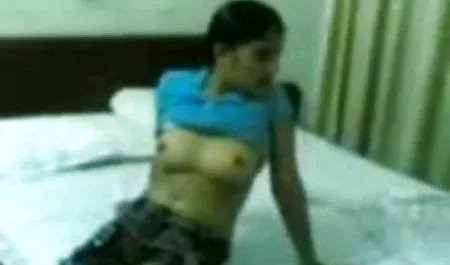 एक कुतिया सेक्सी मूवी वीडियो हिंदी में एक सुंदर रूसी आदमी के लिए उसे मोबाइल आँखें दे दी है ।