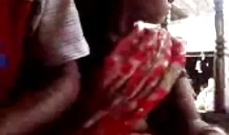 रसोई घर की मेज पर अपनी प्रेमिका को सेक्सी वीडियो मूवी हिंदी में आराम