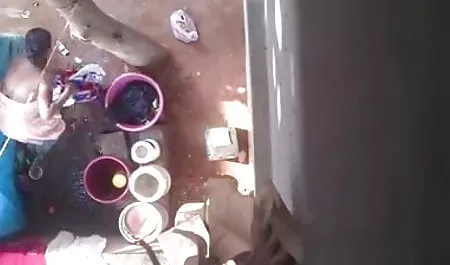 पत्नी क्रिसमस पेड़ के नीचे अंग्रेजों की सेक्सी पिक्चर वीडियो में क्रिसमस के लिए धीरे-धीरे