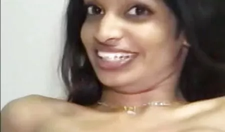 सुरक्षा अधिकारी पीछे के सेक्सी मूवी वीडियो में सेक्सी कमरे में दो लुटेरों रहता है