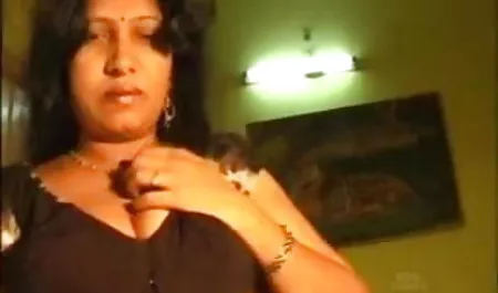 तीन लड़कियों और एक पिक्चर वीडियो में सेक्सी आदमी अच्छा समय था