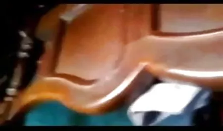 बीडीएसएम शैली सेक्सी फिल्म वीडियो में हद क्षणों के साथ दो बछड़ों के लिए सुंदरियों पथपाकर