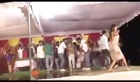 समूह असभ्य तीन सेक्सी पिक्चर एचडी वीडियो में लोगों का सेक्स
