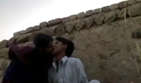 कपड़े के बिना नग्न नग्न सेक्सी वीडियो में हिंदी मूवी फूहड़