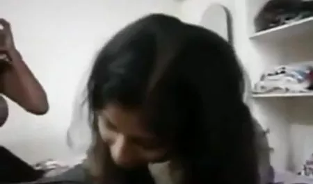 सोफे पर दो परिपक्व महिलाओं सेक्सी फिल्म सेक्सी फिल्म वीडियो में कमबख्त ।