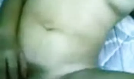 दो सेक्सी लड़कियों अंग्रेजी सेक्सी वीडियो फुल एचडी में आदमी फट