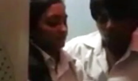 एक चोर ने कमबख्त दो लड़कियों । सेक्सी फिल्म हिंदी में दिखाओ