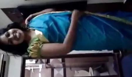 तंग गुदा में रूसी पिक्चर वीडियो में सेक्सी वीडियो प्रेमिका