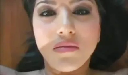 सुनहरे सेक्सी पिक्चर एचडी वीडियो में बालों वाली भीड़ उसके मुंह में डाला और उसके चेहरे पर सह
