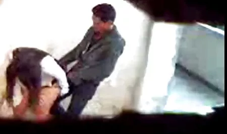 चश्मा टॉवर के सेक्सी फिल्म सेक्स में साथ चिकन गर्म प्रेमी को उत्तेजित करता है