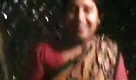 जंगल में एक बच्चे पिक्चर वीडियो में सेक्सी को ले जाने रूसी लड़कियों