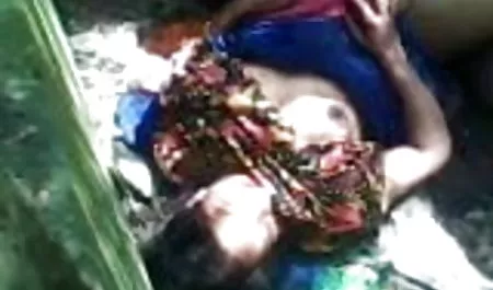 कमबख्त हिंदी सेक्सी मूवी वीडियो में जोड़ों आराम और कैमरे के साथ यौन संबंध रखने वाले