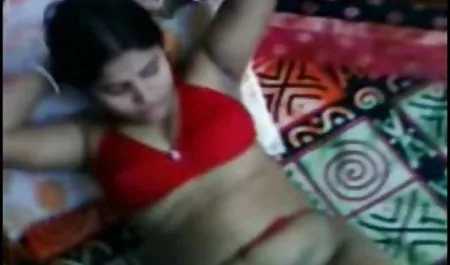 रूसी मूर्ति सौंदर्य उसे सेक्सी फिल्म वीडियो में हद हैमेन खो देता है