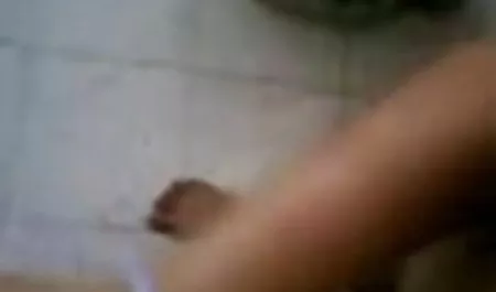 एक आदमी नंगा जबकि उसकी बेटी वीडियो में सेक्सी पिक्चर वीडियो में के माता पिता पर बैठे