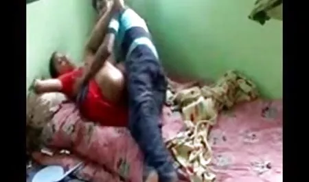 रूसी, अपने भाइयों को हिंदी में सेक्सी मूवी पैसे के लिए कमबख्त