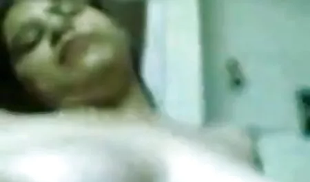 दोस्तों के साथ कमबख्त दो गर्म लड़कियों सेक्सी वीडियो फिल्म हिंदी में