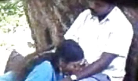 लेस्बियन सेक्सी पिक्चर हिंदी में इंग्लिश पिक्चर पार्टी में दोस्त बनाता है