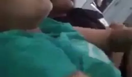एक रूसी सेक्सी फिल्म सेक्सी फिल्म हिंदी में वीडियो लड़की के कवर के एक सदस्य के लगभग भरा हुआ है