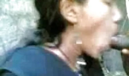 वह लड़की की एक त्वरित अवरोधन सेक्सी मूवी वीडियो में के लिए बाइक उठाया